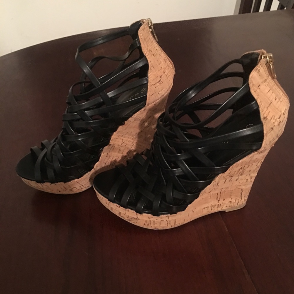 Black strapped wedges size 8
